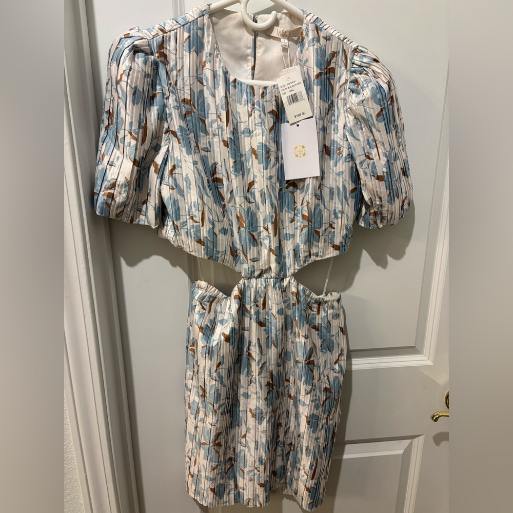 NWT Wayf Baby Blue Brown White Wildflower Short Pleated Cutout Mini Dress S